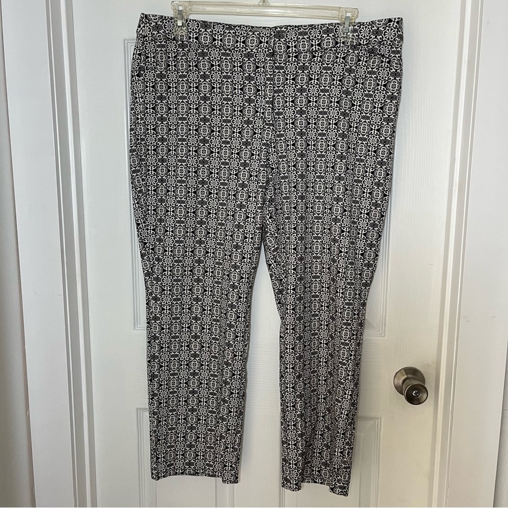 Chico's Plus Monochrome Print Ankle Pants